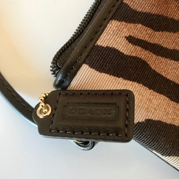 NWOT Coach Brown Zebra Wristlet - Picture 5 of 7
